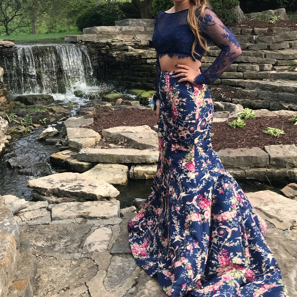 Sherri Hill floral prom dress!